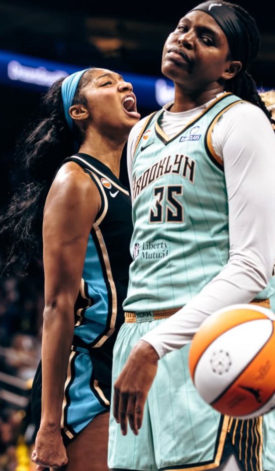 iriscentral_'s tweet photo. best matchup so far
imma miss it fr 😂 https://t.co/que0xapIFP