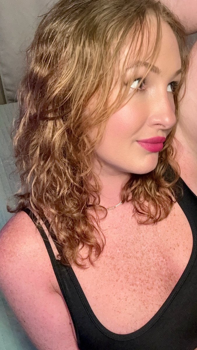 GoddessMia1995's tweet photo. Ginger✅
Freckles ✅
Tall✅
Fat ass✅
Tig Ole’ Bitties✅😋 
Sooo much more of me to share😘

https://t.co/50B2VZyEw5 https://t.co/hNg4P0wtck