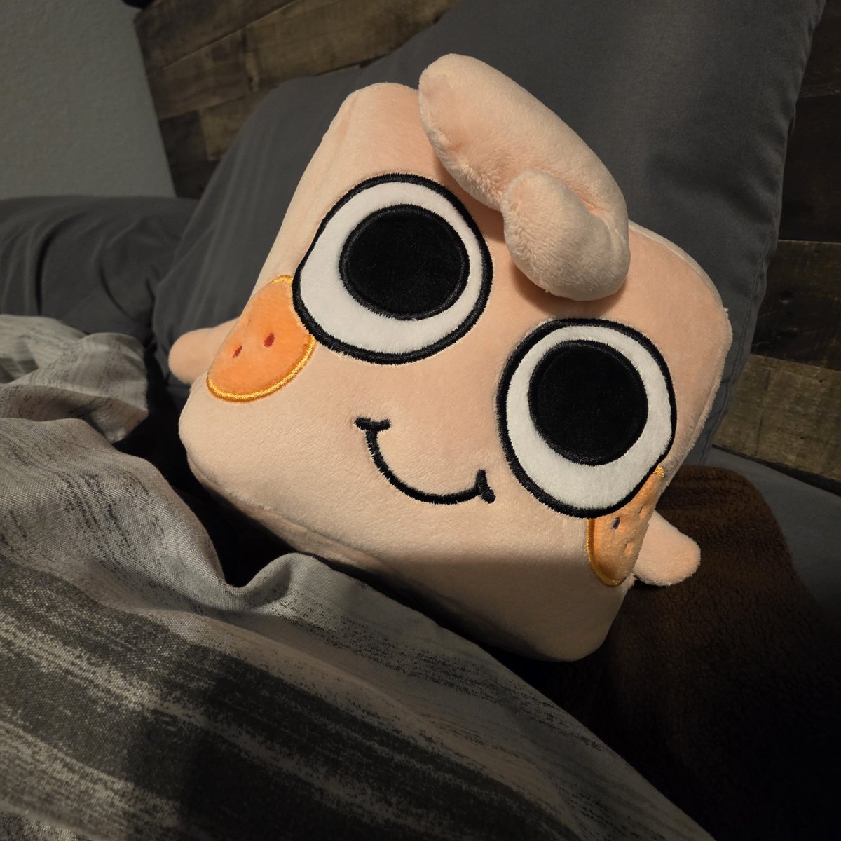 w3shk's tweet photo. My hot topic had goob plushies hi goob https://t.co/nOredY2zad
