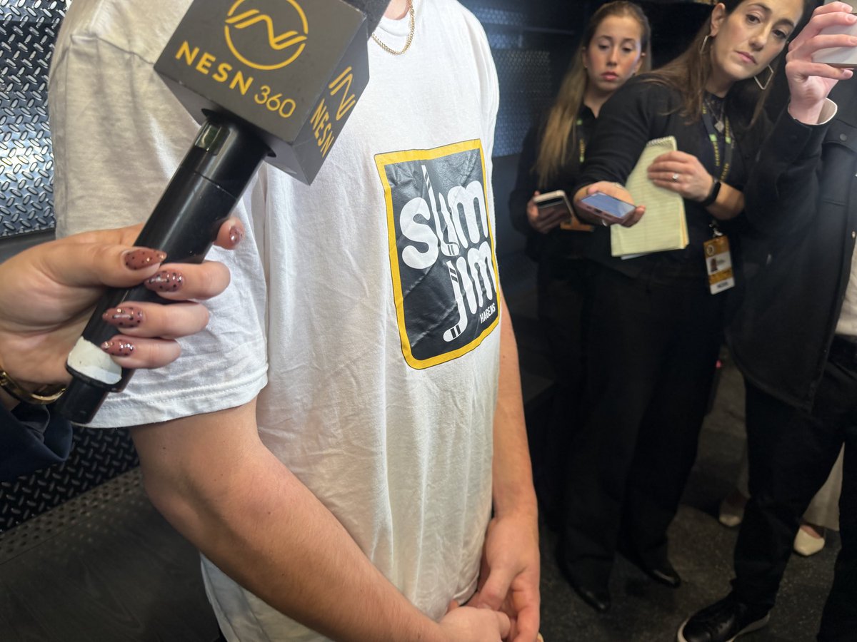 bellefraser1's tweet photo. Fraser Minten wearing a “Slim Jim Hagens” t-shirt postgame. https://t.co/pC8dKy0cVz