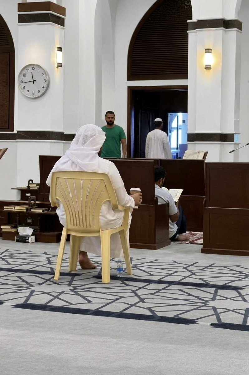 w41u391's tweet photo. عادي عندهم المسجد يصير مكان للقهوة ولا أنا اللي فاهم غلط؟ https://t.co/i96NFm9O3I