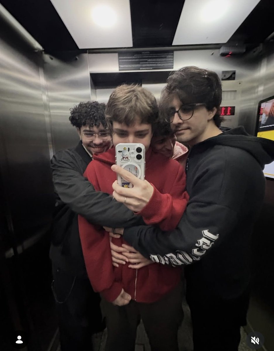 Suinndara's tweet photo. O trio guerreiros reais Violet, aasaki, leonore e Ayla assim quando?
Moots erripegistas que desenham https://t.co/92USdaJTaQ