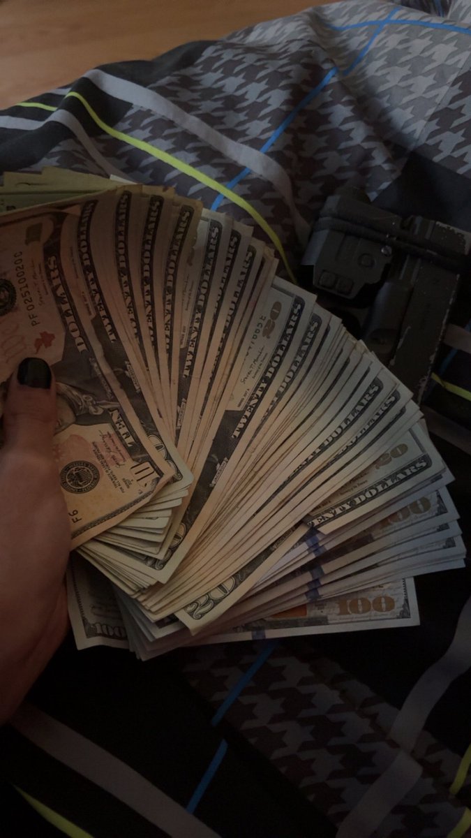 lostallhope2010's tweet photo. @devil_madeit defensive by saying what im
holding is literally nothing? ur slow lmfao show me more than 3k rn and ill give more attention fanboy https://t.co/PHnWSmBbqU