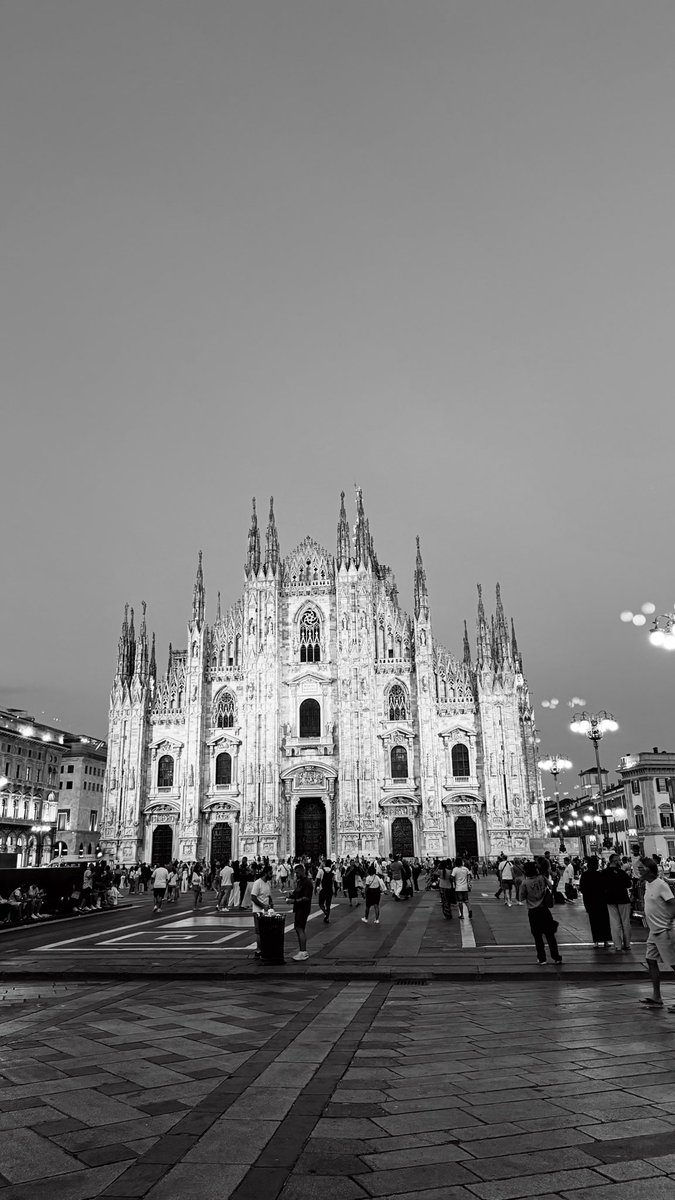 luccost4's tweet photo. Music, Fashion, Film #gay #milano https://t.co/aOCfJHLzDG