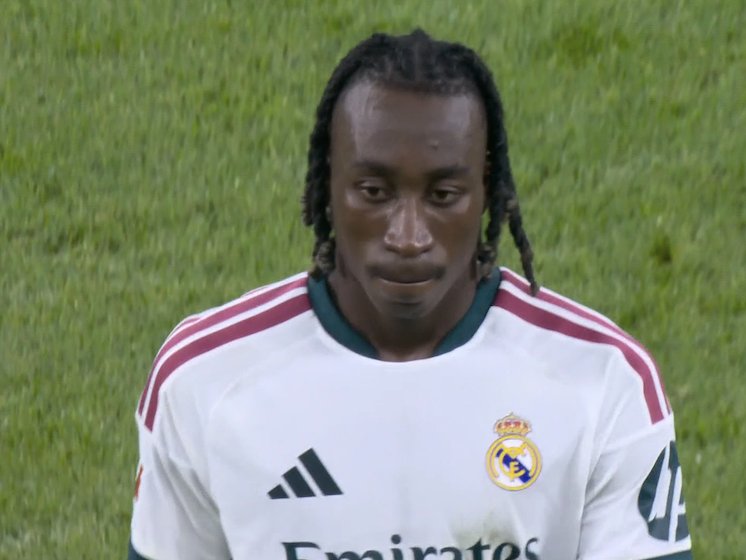 CFCPlaybook_'s tweet photo. Who convinced real madrid that this guy is worth £140m https://t.co/c2oxDWmjdf