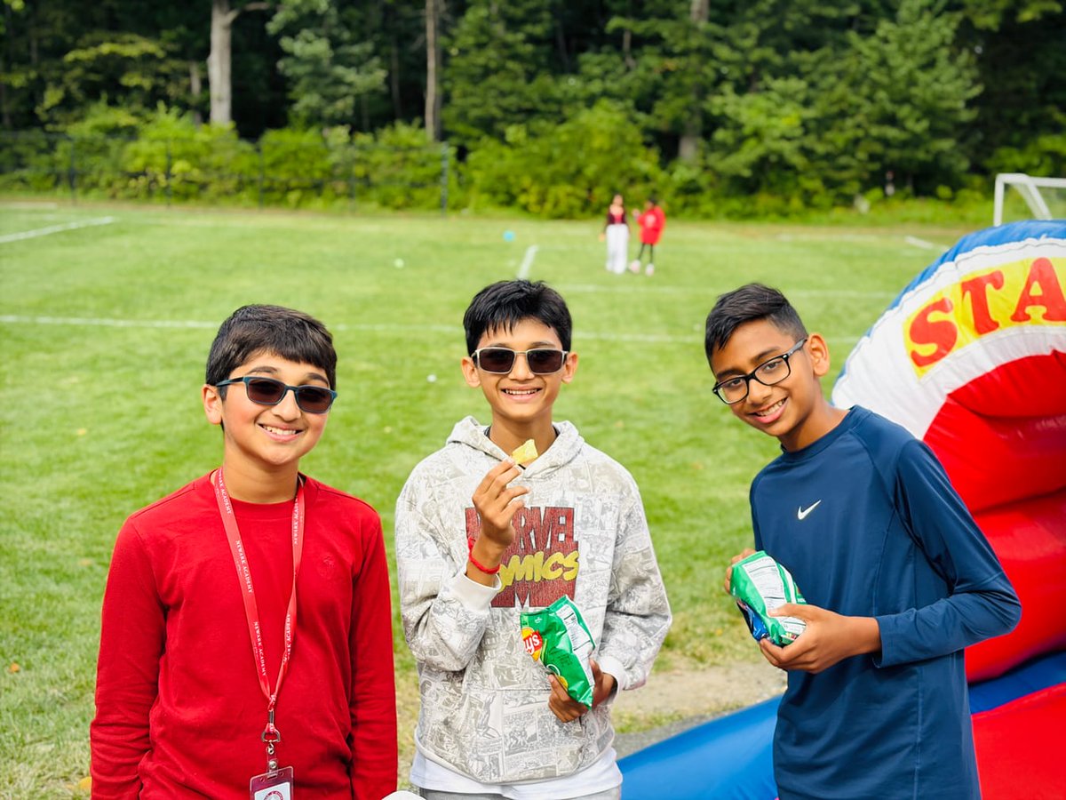 NewarkAcademy's tweet photo. There were plenty of activities, ice cream and smiles at NA's Middle School Homecoming!🍦😄

📸: Felipe Ledezma https://t.co/XLgnkC8eoC