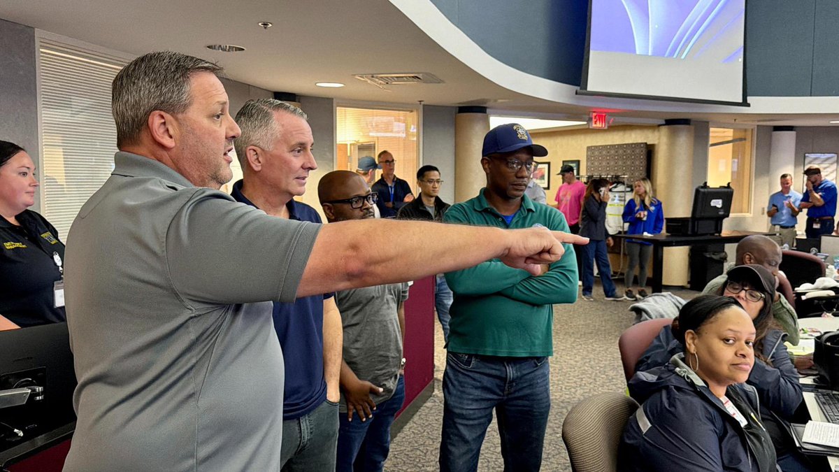 davidjollyfl's tweet photo. Thank you to Commissioner Lumon May for inviting me to the Escambia County Emergency Operations Center to meet our officials and responders who are working hard around the clock right now. Thank you for keeping Floridians safe. https://t.co/EnZOEZlTBA