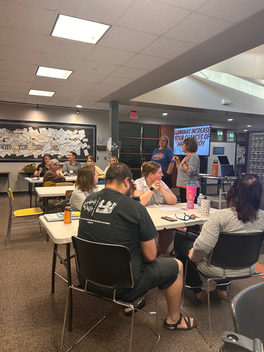 grosscatholic's tweet photo. While students had the day off yesterday, our faculty & staff were hard at work during Professional Development! π
#DuxEsto #GrossCatholic https://t.co/F3fVvSWeO1