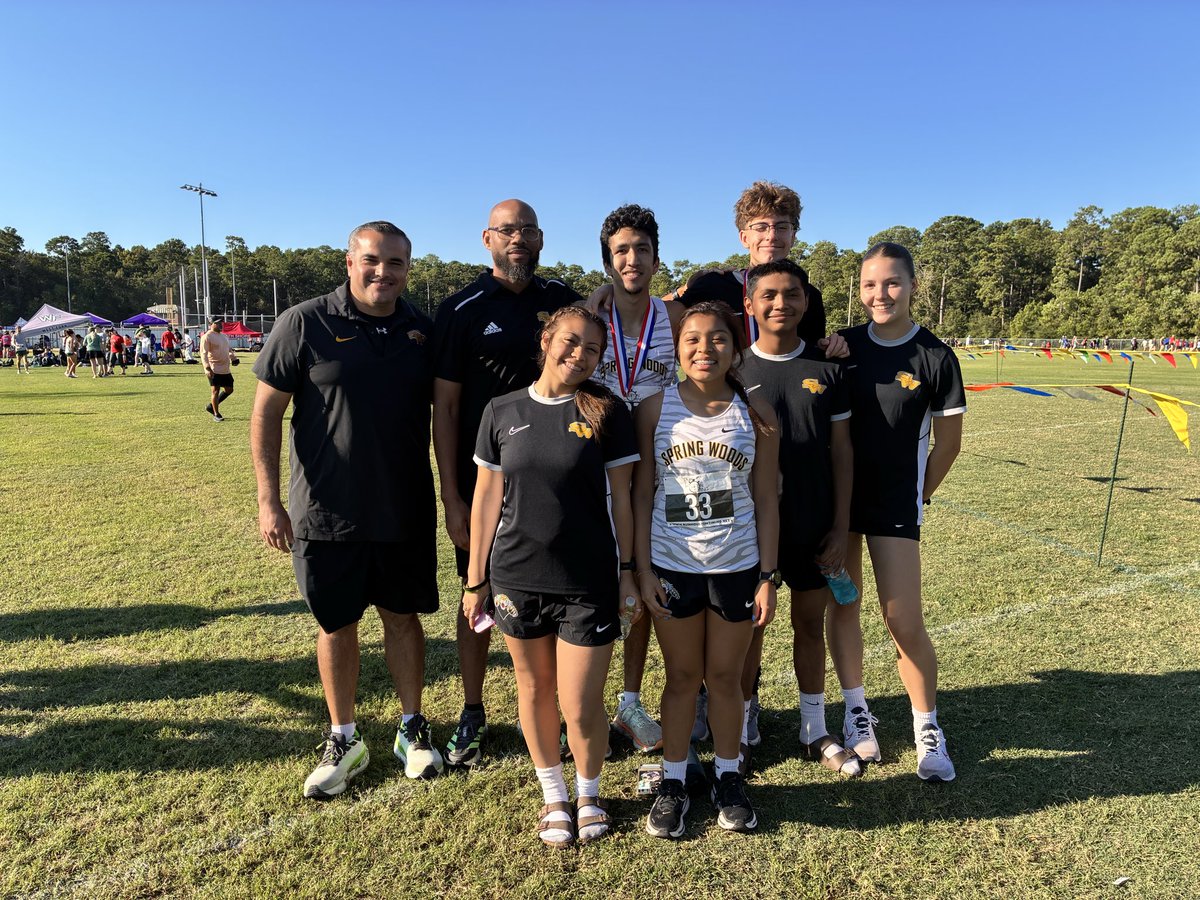 SpringWoodsHigh's tweet photo. Spring Woods Cross Country in action this morning! https://t.co/vZpMBkXBMB