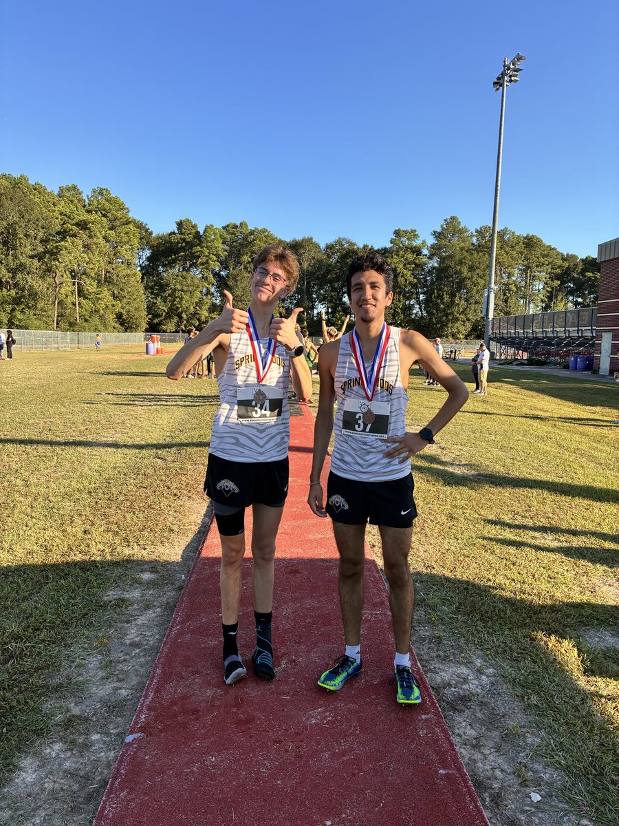 SpringWoodsHigh's tweet photo. Spring Woods Cross Country in action this morning! https://t.co/vZpMBkXBMB