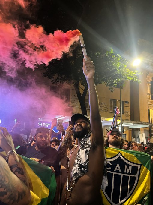 nacaomarvell's tweet photo. A DIREITA SONHA EM TER FOTOS INESQUECIVEIS https://t.co/BaiRoe6xAL