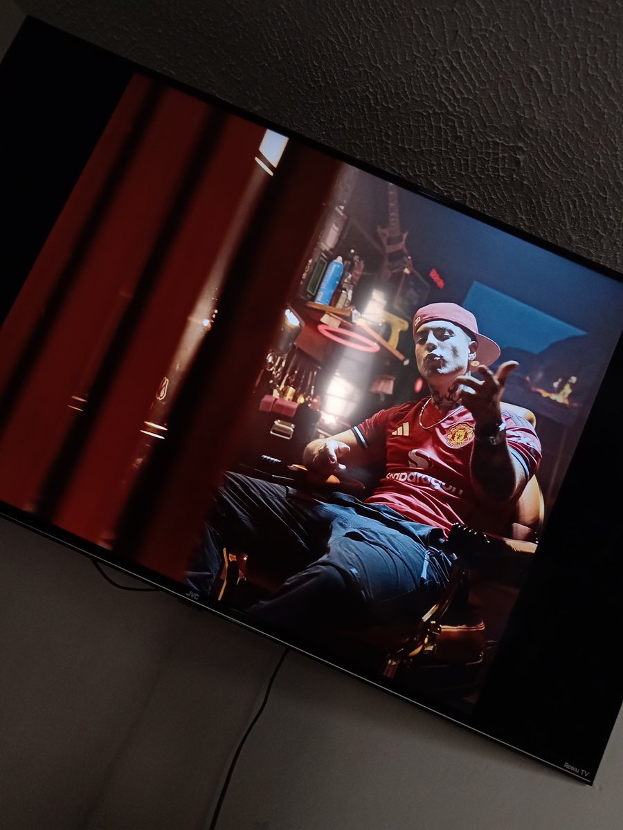 RomanFabiola74's tweet photo. Ya salió el videoclip de Al Natural 🔥🔥 

https://t.co/VqD3GEp81X

#NaimDarrechi https://t.co/dHrGEVedRR