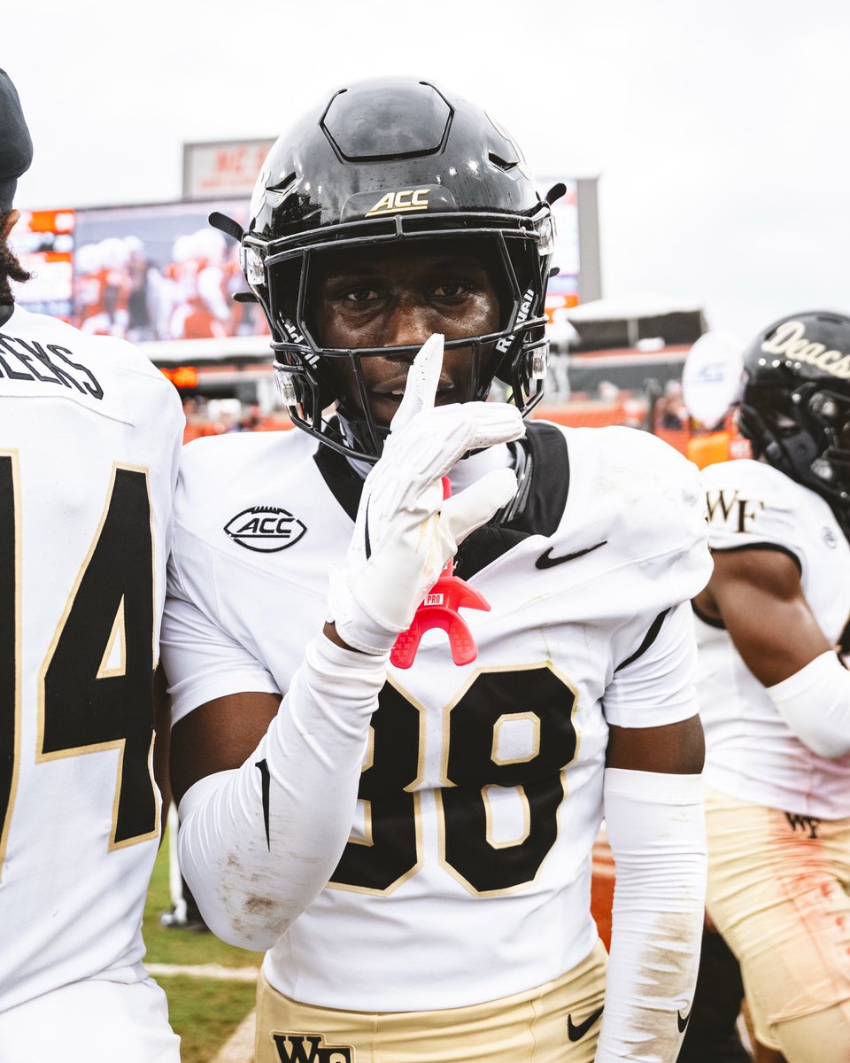 WakeFB's tweet photo. Road warriors ⚔️ https://t.co/74NGmcfOWp