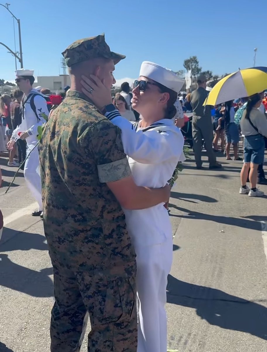 dukesurge's tweet photo. 321 days later, after combat, no Wi-Fi, and barely any communication, he’s finally home. he missed her so much. ❤️🥹 https://t.co/PtykpxnLdv