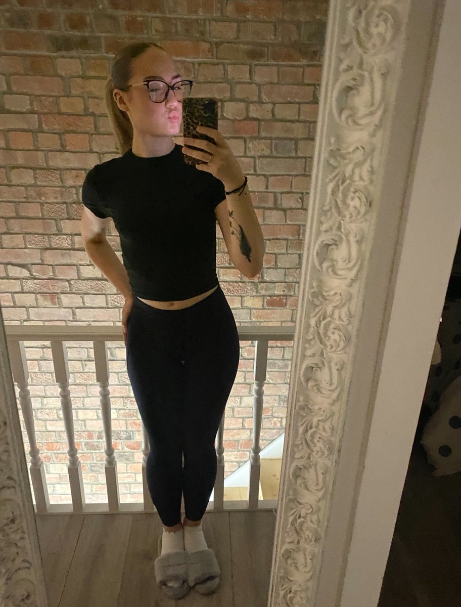 addicted2skai's tweet photo. whos more obsessed with me. me or you?
#findomuk #paypigs #domme #ukgoddess nsfw https://t.co/ito2TpbJPt