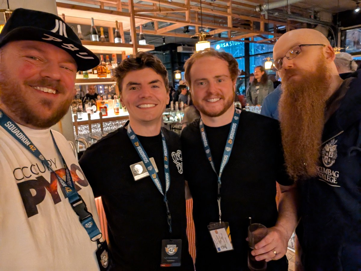 RedMonsterSC's tweet photo. @RealMrKraken @tombeckhauser and @OlliHull chilling at the Manchester Bar Citizen! https://t.co/N9921KG7RB