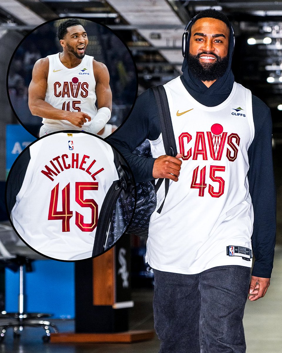 Jo Adell rocking Cavs star Donovan Mitchell's jersey ahead of ALDS Game 5 👀 
 [📷](https://pbs.twimg.com/media/HUS6FDnWYAATlUy.jpg) https://pbs.twimg.com/media