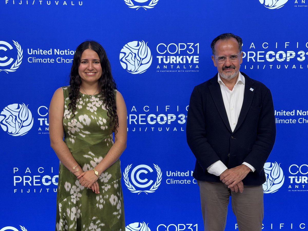 OCHOA_MX_UN's tweet photo. La comunidad internacional debe urgentemente tomar decisiones, basadas en la mejor ciencia disponible, que nos permitan limitar al máximo los impactos de un incremento de la temperatura global de más de 1.5 y revertir esta tendencia.

Durante la #PreCOP31 🇲🇽 conversamos con representantes de alto nivel del Foro de Islas del Pacífico 🇦🇺🇫🇯🇲🇭🇫🇲🇳🇷🇵🇼🇵🇬🇸🇧🇹🇴🇹🇻🇻🇺 sobre las amenazas asociadas al cambio climático y nuestras prioridades con miras a la COP30 en Antalya.