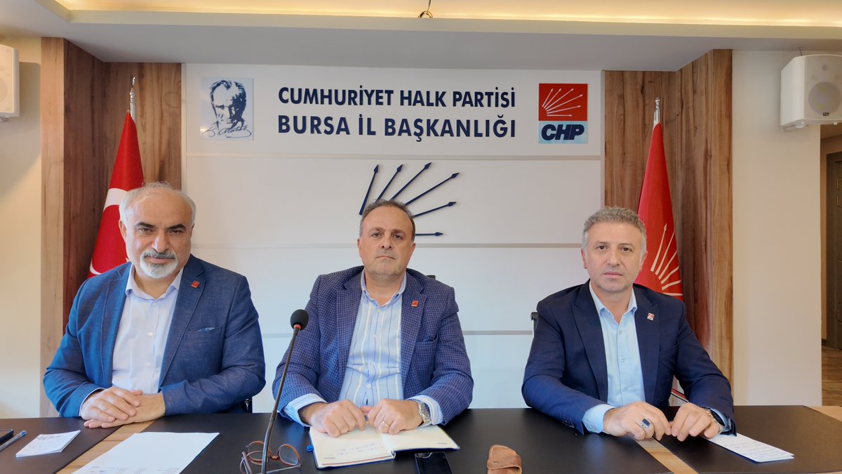 bursachpil's tweet photo. CHP Bursa İl Başkanlığımızda, İl Başkanımız Av. Deniz Baykal başkanlığında ilçe başkanlarımızla toplantımızı gerçekleştirdik.

Alınan kararların Bursa’mıza, ilçelerimize ve örgütümüze hayırlı olmasını diliyoruz.

Herkes için CHP!

CHP Bursa İl Başkanı 
Av. @dzbaykal 

#CHPBursa https://t.co/4dvKPN7Ytq