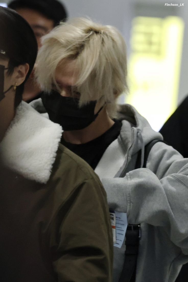 lknowuniversee's tweet photo. blondeknow i miss you https://t.co/ApRxJeEK10