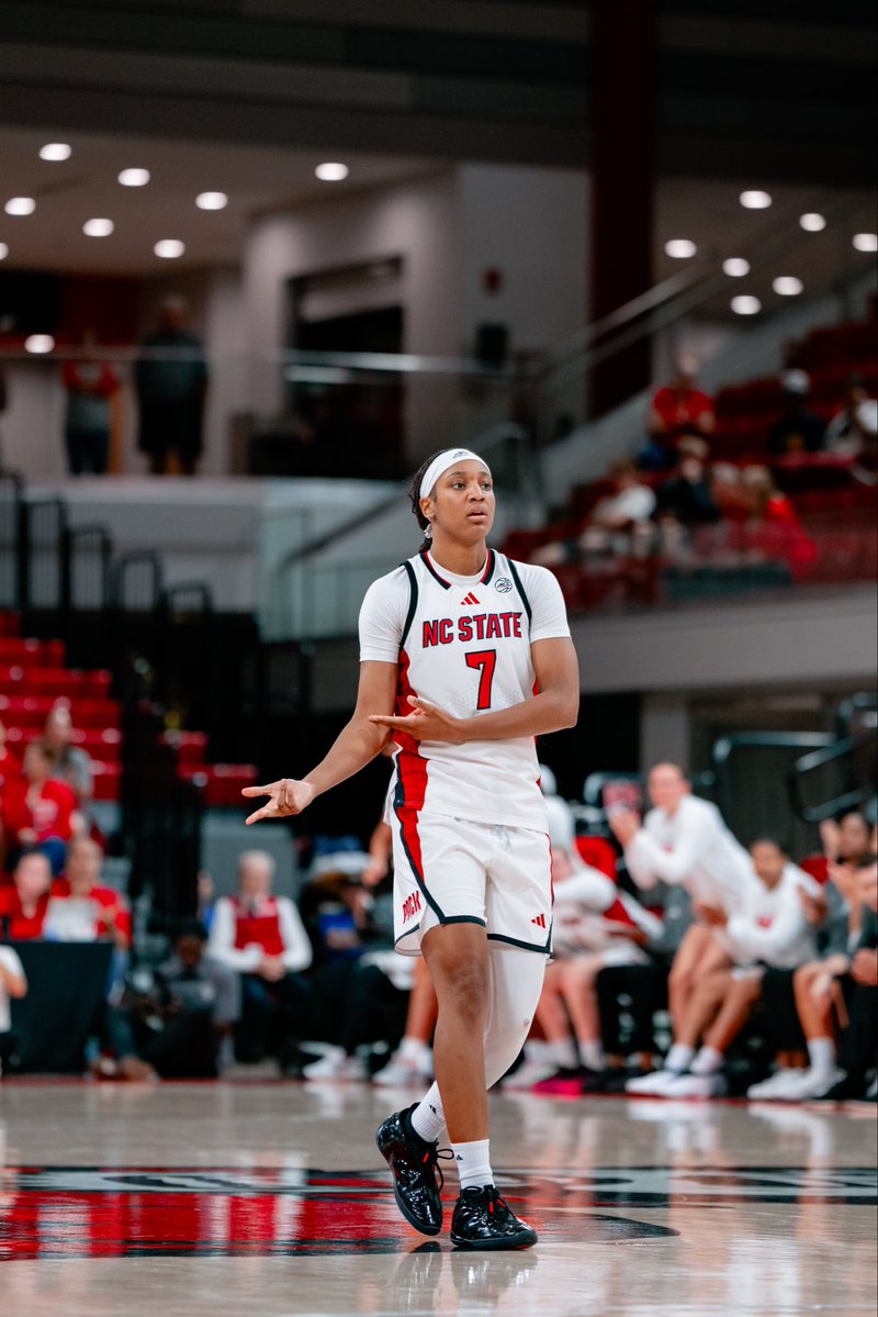 destiny_kyshe's tweet photo. First exhibition in the books and #destinykyshe tied her college career high 👏🏾 11pts.4reb.2stl.1blk. Second career start 28 minutes. @PackWomensBball #kyshe #kyshe7 #gopack https://t.co/bDyzwDF2nP