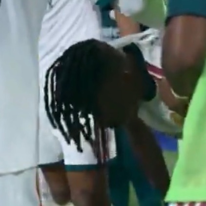 MadridXtra's tweet photo. 🤍 Yan Diomandé breaks down in tears after scoring his first Real Madrid goal. https://t.co/gr1IILuysX