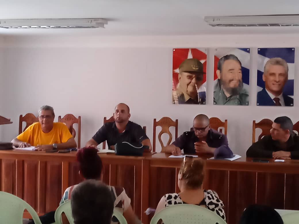 tvcaibarien's tweet photo. En #Caibariėn  Día Territorial de  la Defensa. La Jornada se dedicó a la preparación de los Órg de Mando y Dirección en las Zonas de Defensa para tiempo de Guerra. De esa manera se realizó una reunión ampliada del Consejo de Defensa Mcpal.
#VillaClaraConTodos
✍️📷 Alain Carballo https://t.co/lV87CzKQPt