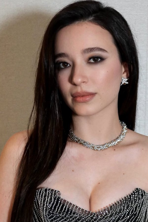 spaenydoll's tweet photo. she’s so fucking stunning https://t.co/hDY8jPmeBG