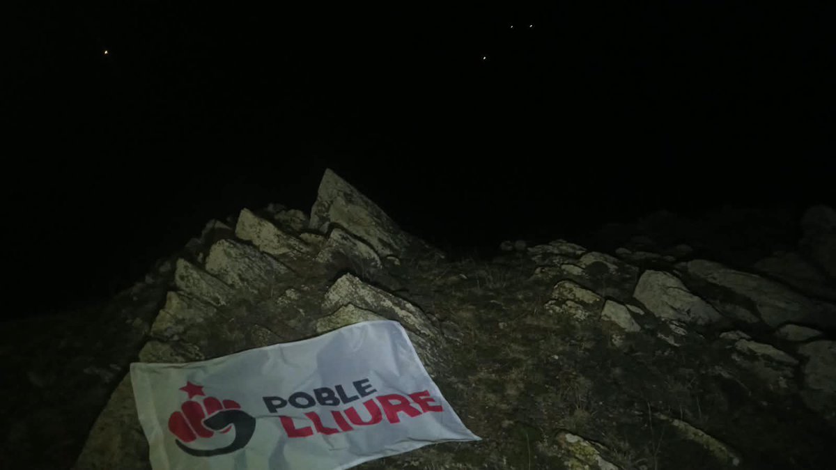 PobleLliure_NOr's tweet photo. Avui hem participat a l'acció Fem llum a la #independència de l'@assemblea, tot il·luminant el Montseny.

Reclamem simbòlicament la llibertat del nostre poble! Recordem la proclamació de la independència l'any 2017. https://t.co/idc19HJDws