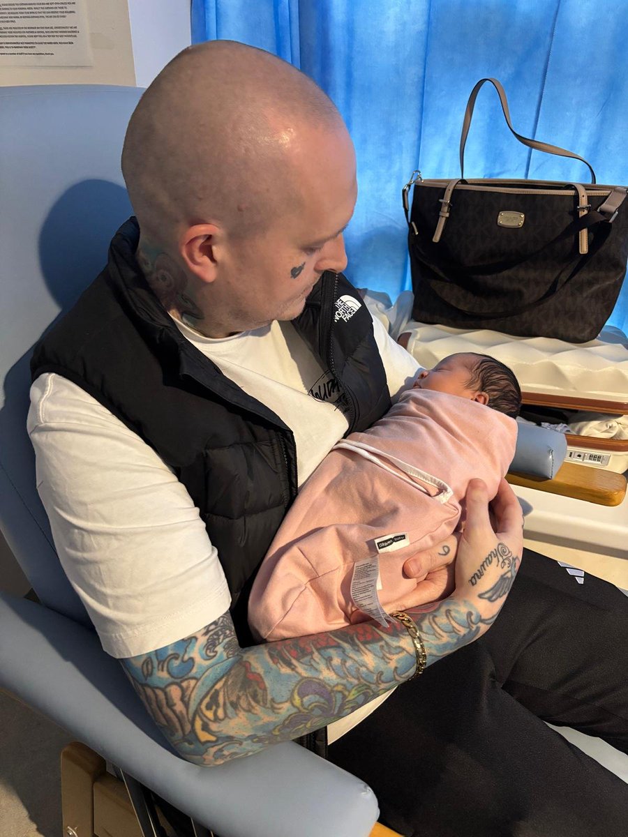 D8M7P's tweet photo. Grandad Dave era has begun. https://t.co/lpCn42sqqP