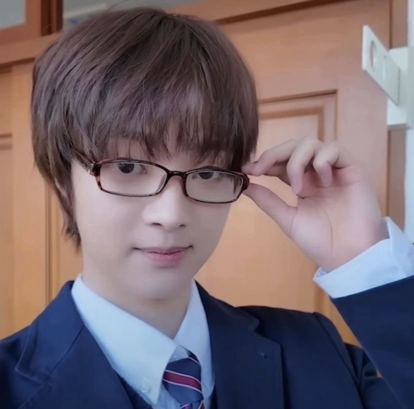 NEK0YUDAI's tweet photo. @Luckymoko7 noomf keep noticing please https://t.co/4DZMtMnVzC