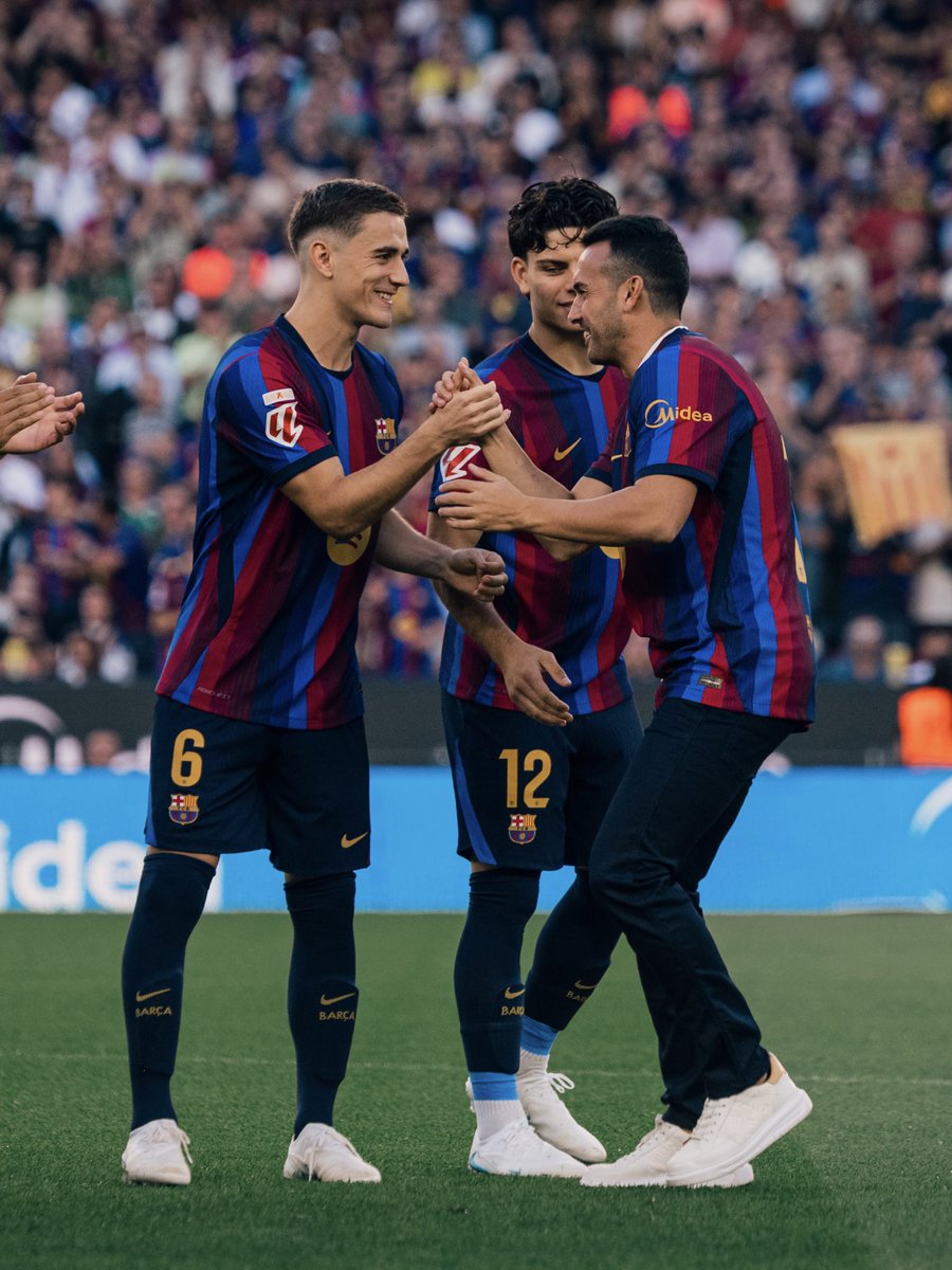 pablogavi's tweet photo. Vuelta a la competición con victoria para encarar este mes exigente que nos viene por delante. ¡Todos juntos! #ForçaBarça 💙❤️ https://t.co/lhIY5ulB1w