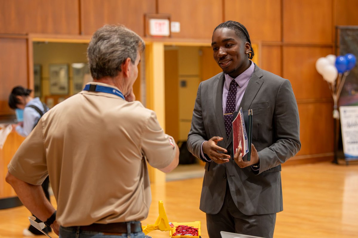 PSUScience's tweet photo. Career Fair flicks 📸

We loved partnering with the College of Earth and Mineral Sciences for students to have a science-specific career fair. https://t.co/PRXRJS6B4c
