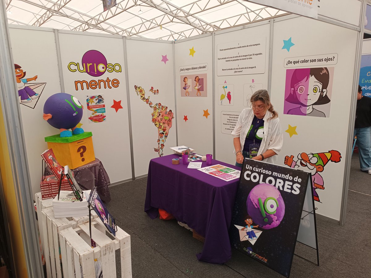Checomal's tweet photo. Recordatorio que hoy y mañana son los últimos días de @curiosamente en el @papirolasgdl vayan a visitarnos, dejen su pregunta y compren el libro de colorear (yo estaré mañana todo el día atendiendo) https://t.co/vsJcG00DU4