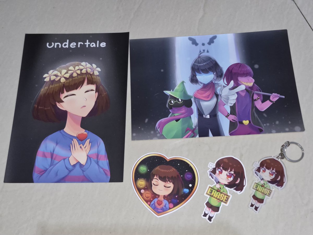 iceonmytea's tweet photo. Hi guys!! i will giving freebies and open for art trades for #undertalesymphony jkt tomorrow!! 

planning to cosplay as sans with nagito and reigen (don't ask why) and will arrive there 4/3 hours before the 7 pm show so see you there!!! https://t.co/SSOuwWQ8Xc