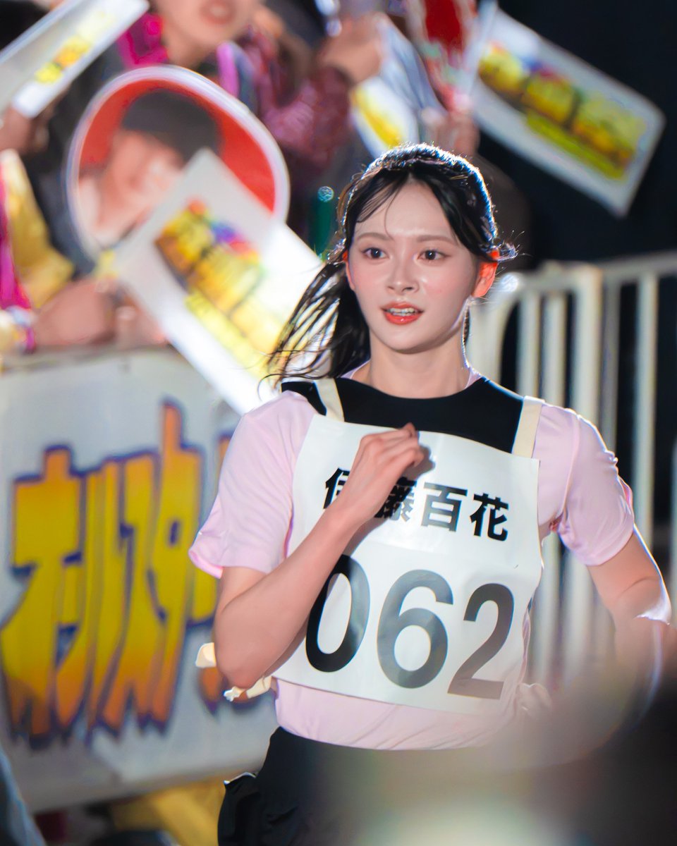 lingo_0905's tweet photo. 頑張る姿

#がんばれいともも
#AKB48 #伊藤百花 
#オールスター感謝祭 https://t.co/KVt2rcNkOn