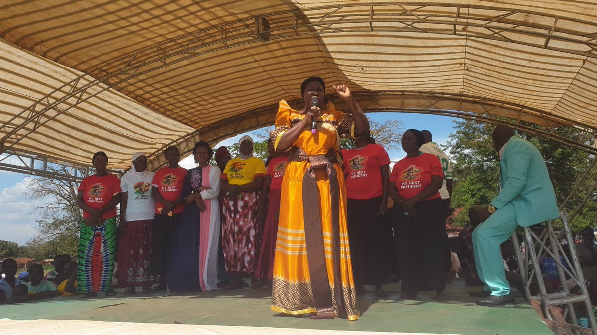mugoya_wilson's tweet photo. LUUKA DISTRICT MASSIVELY ENDORSES GEN. MUHOOZI KAINERUGABA FOR PRESIDENT 2026! 
The endorsement at Luuka District Headquarters brought together MPs, RDCs, PLU Busoga Region leaders, and coordinators in a show of political support. https://t.co/7wySwDpd3J