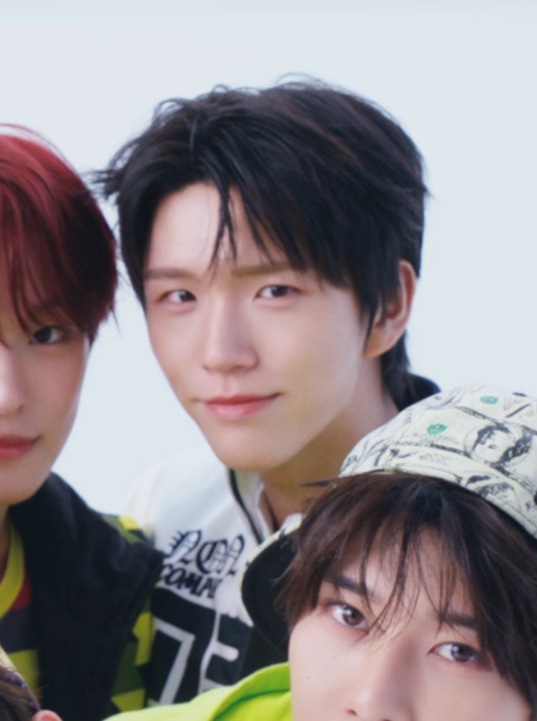 woozenniee's tweet photo. lastart daeyoungie🥺 https://t.co/OQZUP61Pfv