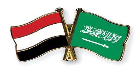 SaudiNews50's tweet photo. إلحاقًا لما أعلنته وزارة الداخلية بشأن توجيهات خادم الحرمين الشريفين الملك سلمان بن عبدالعزيز آل سعود - أيّده الله-، بالاستجابة لطلب رئيس مجلس القيادة الرئاسي اليمني الدكتور رشاد محمد العليمي، لتصحيح أوضاع جميع الموجودين في المملكة بطرق غير نظامية من الجنسية اليمنية؛ تبدأ المديرية العامة للجوازات، غدًا الأحد 30 ربيع الآخر 1448هـ الموافق 11 أكتوبر 2026م، بإجراءات التصحيح في جميع مناطق المملكة لمدة شهرين.
 وأوضحت المديرية العامة للجوازات أن الفئات المستهدفة بالتصحيح ستكون على النحو التالي:
 أولًا: الذين ليس لديهم وثائق أو جوازات سفر يمنية، فيتم منحهم تأشيرة زيارة مجانية لمدة (6) أشهر، من خلال حجز موعد إلكتروني عبر (منصة أبشر) واختيار موقع التصحيح وحجز موعد للمراجعة في الوقت والموقع المحدد، مع إحضار وثائق تثبت جنسيتهم اليمنية، سواء جواز سفر أو وثيقة سفر صادرة من سفارة بلدهم.
 ثانيًا: من لديهم هوية زائر منتهية الصلاحية، أو من يحملون تأشيرة زيارة منتهية الصلاحية بمختلف أنواعها، وخصائصهم الحيوية مسجلة في أنظمة المملكة، فيتم تمديد تأشيراتهم في النظام إلكترونيًا لمدة (6) أشهر، دون الحاجة لمراجعة إدارات الجوازات، ويشترط وجود جواز سفر ساريةٍ صلاحيته.
 ثالثًا: المقيمون المنتهية صلاحية إقاماتهم؛ فإن كانت وثائق سفرهم سارية، فيمكنهم الانتقال إلى أصحاب عمل بحاجة إلى خدماتهم عن طريق المنصات الرقمية لوزارة الداخلية ووزارة الموارد البشرية والتنمية الاجتماعية (منصة أبشر، ومنصة قوى للعمالة المهنية، ومنصة مساند للعمالة المساندة)، دون الحاجة إلى مراجعة مقار الجهات الحكومية، ومن يرغب المغادرة منهم فيُمكّن من ذلك بمنحه تأشيرة خروج نهائي دون قيود تمنعه من دخول المملكة لاحقًا.
 رابعًا: المتغيبون عن العمل؛ من كانت وثائق سفرهم سارية فيتم تصحيح وضعهم عن طريق إلغاء بلاغ التغيب ونقل خدماتهم إلى أصحاب عمل آخرين بحاجة إلى خدماتهم عبر المنصات الرقمية لوزارة الموارد البشرية والتنمية الاجتماعية (منصة قوى للعمالة المهنية، ومنصة مساند للعمالة المساندة).
 وأفادت الجوازات أن مراكز التصحيح لمخالفي نظام أمن الحدود ستكون في مناطق المملكة كالتالي: منطقة الرياض (أربعة مراكز)، منطقة نجران (مركز واحد)، منطقة مكة المكرمة (مركزان)، منطقة عسير (ثلاثة مراكز)، منطقة جازان (مركزان)، منطقة المدينة المنورة (مركز واحد)، المنطقة الشرقية (ثلاثة مراكز)، منطقة الباحة (مركز واحد)، منطقة الحدود الشمالية (مركز واحد)، منطقة تبوك (مركز واحد)، منطقة القصيم (مركز واحد)، منطقة حائل (مركز واحد)، منطقة الجوف (مركزان).

-