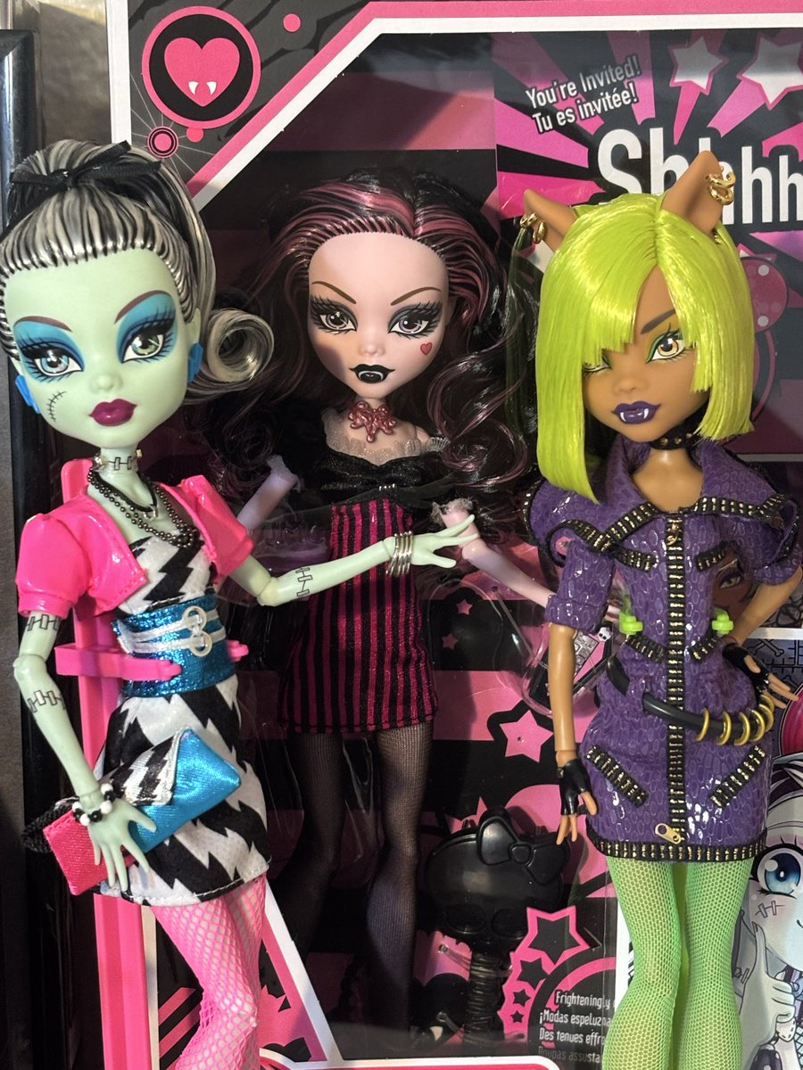 iam_snuggle17's tweet photo. The trio is complete at last https://t.co/qk0i0SdJ6q