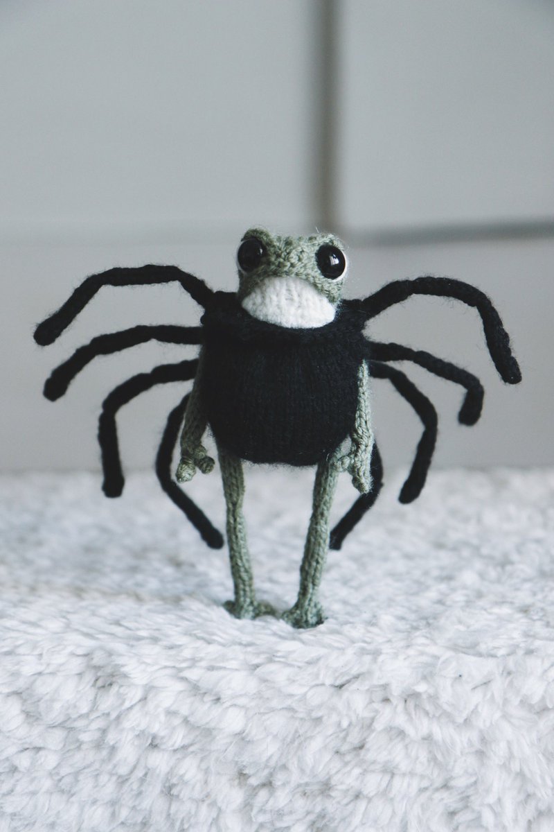 Heknitt's tweet photo. She’ll stay in a corner, pinky promise! 🕷️🖤 https://t.co/L4W8UOfQXL