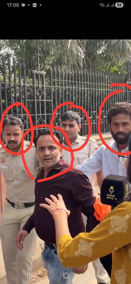TARUNspeakss's tweet photo. He has been identified as Raman Hindu. https://t.co/hEeiR7yGkO