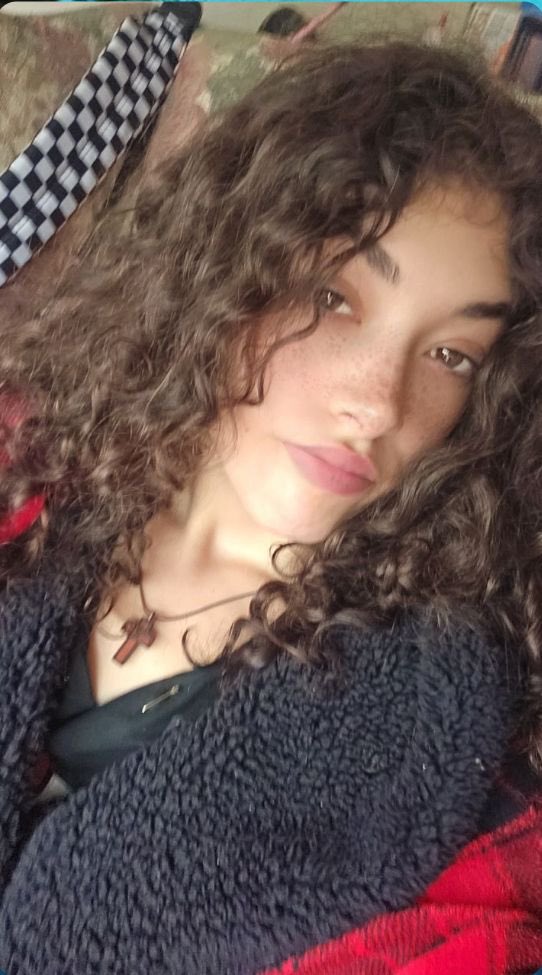 beautyadmirer67's tweet photo. Some guy exposing his friend (20yo) she’s bad af, only a friend though? Come on guys let’s change that 😏 rate her and all that, lemme know what you think https://t.co/bk6BDjbgG6