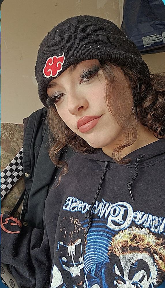 beautyadmirer67's tweet photo. Some guy exposing his friend (20yo) she’s bad af, only a friend though? Come on guys let’s change that 😏 rate her and all that, lemme know what you think https://t.co/bk6BDjbgG6