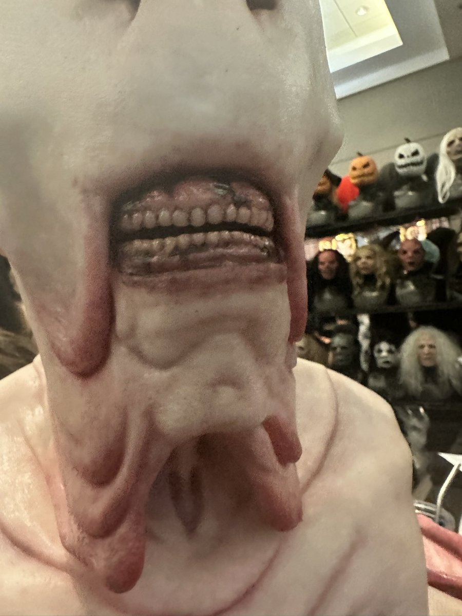 gdeo's tweet photo. Out in the wild!… @ImmortalMasks version of THE PALE MAN from @PansLabyrinth20 at this weekend’s @MONSTERPALOOZA1 #PansLabyrinth #GuillermodelToro #ImmortalMasks #Monsterpalooza https://t.co/8M58oEaeH2