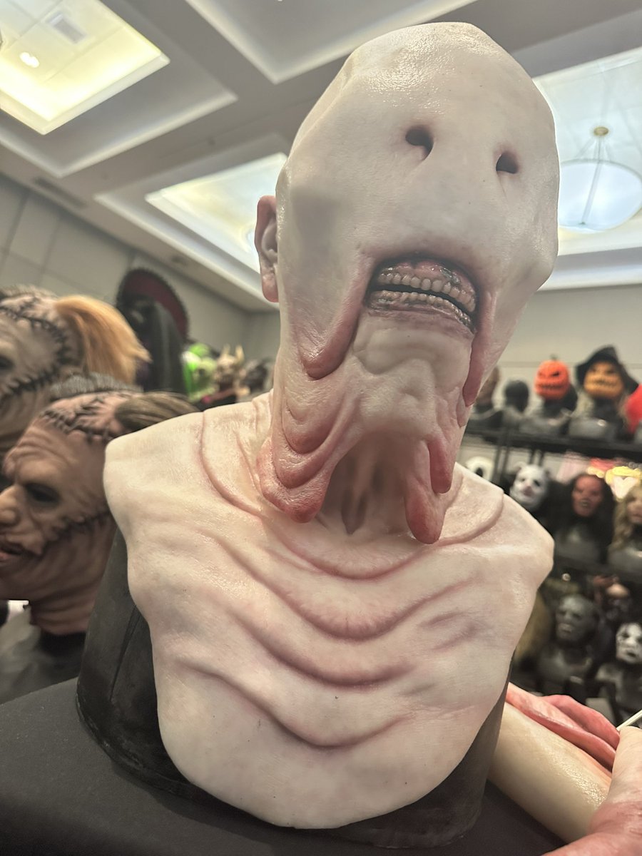 gdeo's tweet photo. Out in the wild!… @ImmortalMasks version of THE PALE MAN from @PansLabyrinth20 at this weekend’s @MONSTERPALOOZA1 #PansLabyrinth #GuillermodelToro #ImmortalMasks #Monsterpalooza https://t.co/8M58oEaeH2