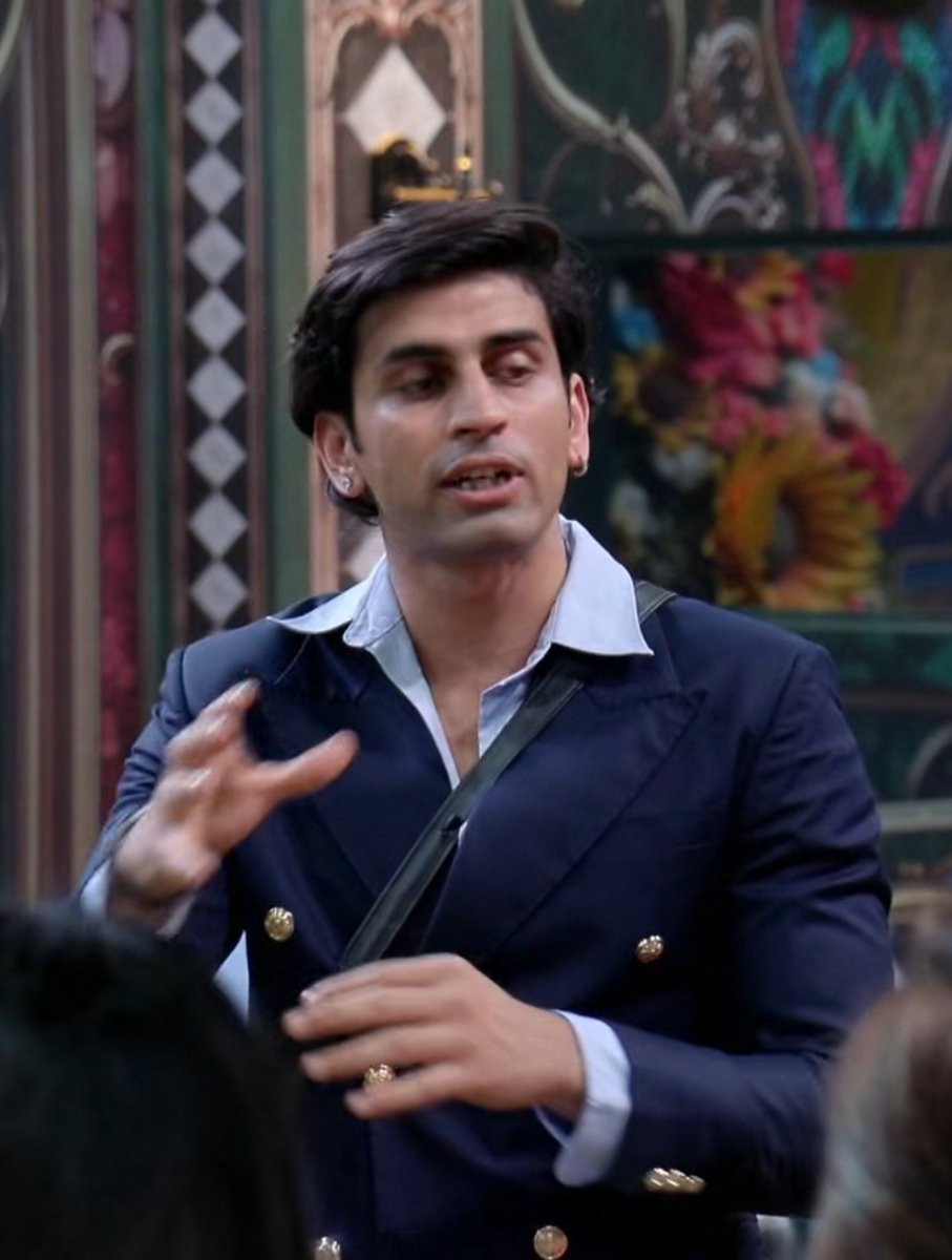 its_SanyHere's tweet photo. Gullu this was the shitty moves bro 
Scout came to you in his low/disturb phase, Just for 3rd person's opinion 
And you are using it on WKV task?
#BiggBoss20 #ScoutOp https://t.co/T7Koyu3MKR