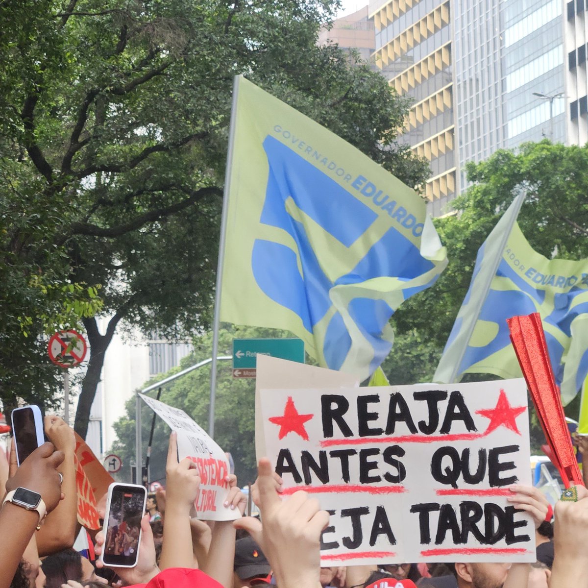 boyinluvmin's tweet photo. as fotos em questão eram essas, algum motivo pra serem deletadas? https://t.co/3UOcmrmRuQ