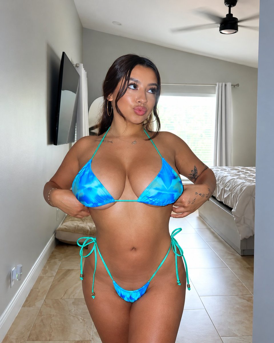 scarleviolet0's tweet photo. “Pretty face 😍 Sweet personality ❤️ A little mystery 😉 Who wants to discover the rest? 💋🔥 https://t.co/zzInNbeJjB