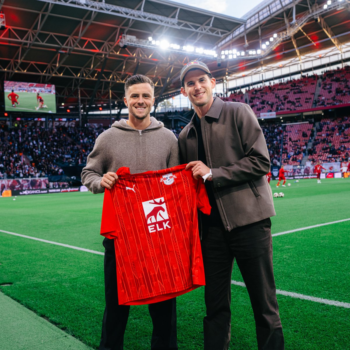 RBLeipzig's tweet photo. #Baumi x #Thiem x #ELK 🇦🇹🤝

#RBLSGE #Bundesliga https://t.co/67RKR5PoCH